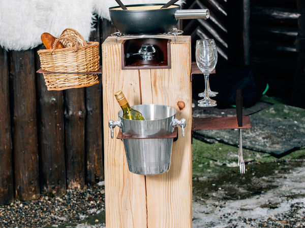 Bar à fondue mange-debout "Festi-Fondue" Set de 35 pièces